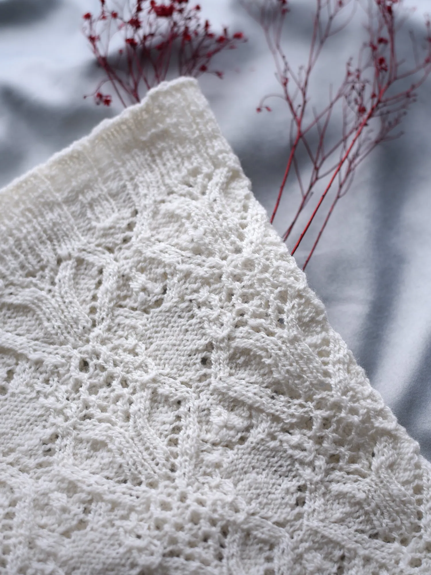 Whitethistle Neckwarmer <br/><small>knitting pattern</small>